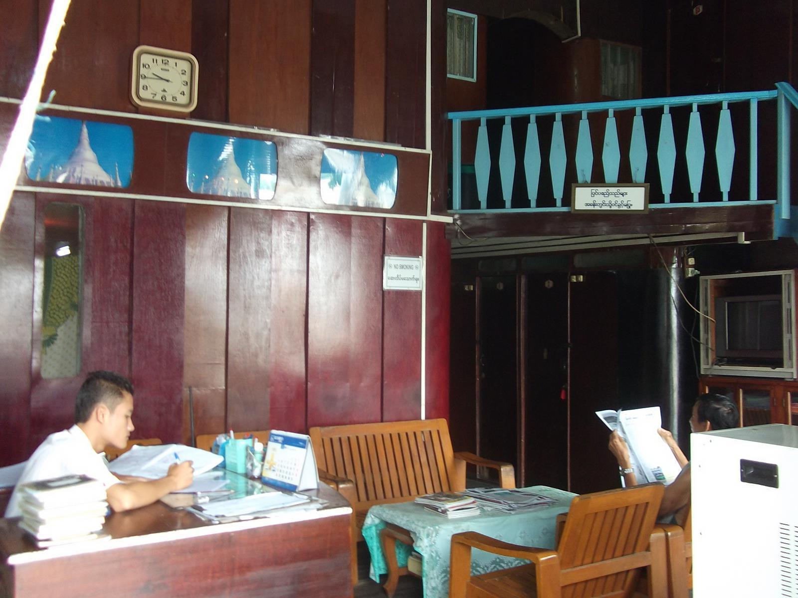 Breeze Guest House Maulmyine Ngoại thất bức ảnh