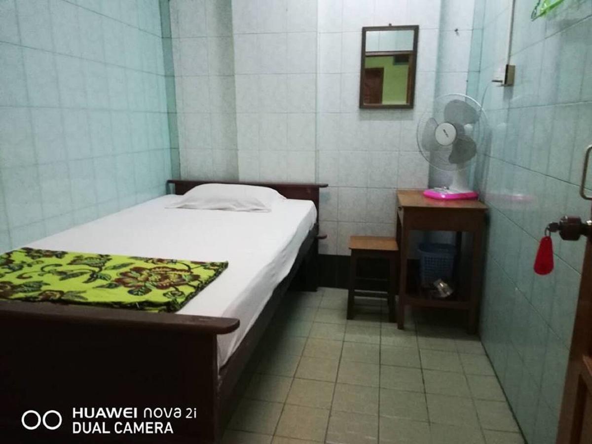 Breeze Guest House Maulmyine Ngoại thất bức ảnh