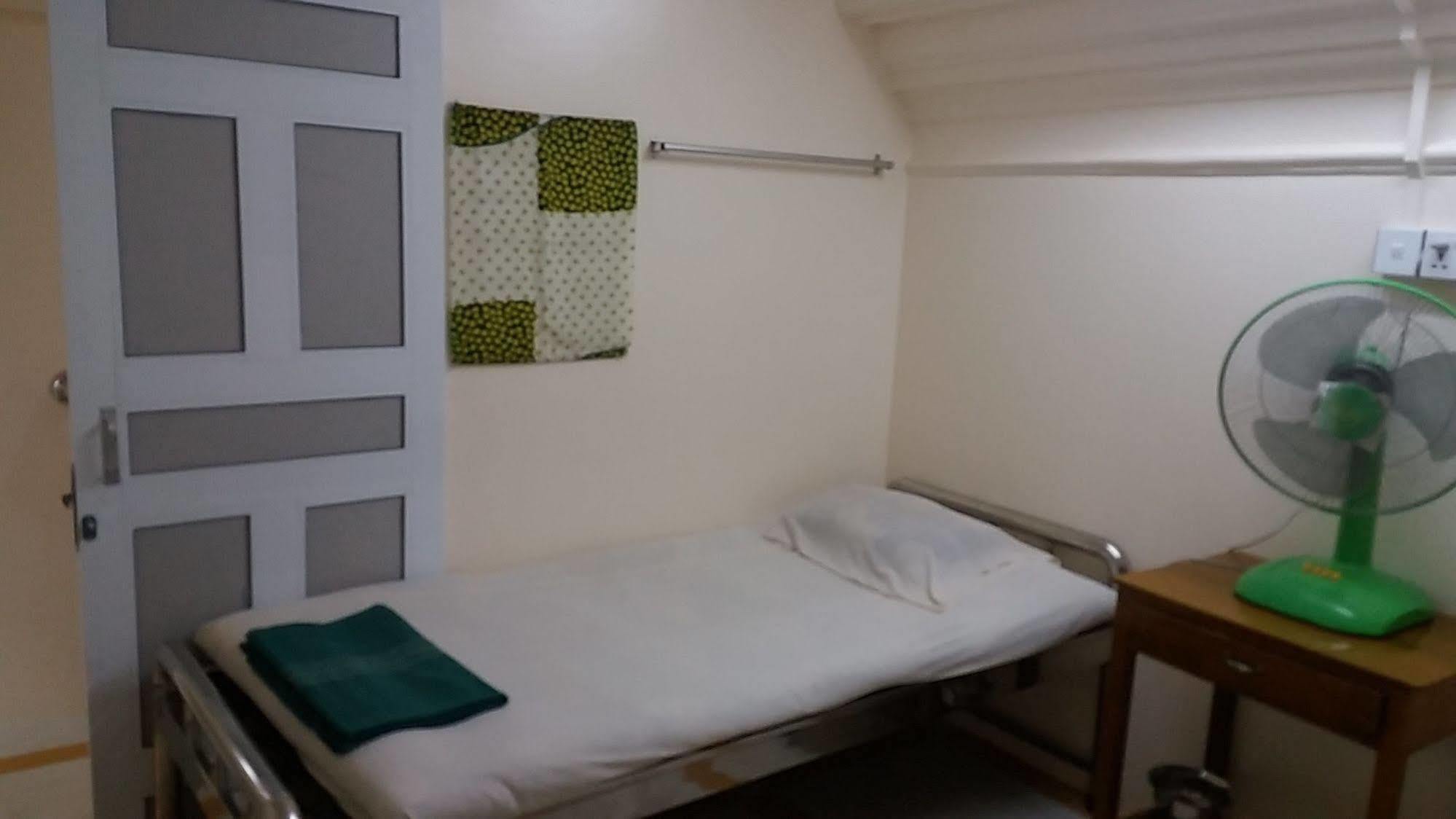 Breeze Guest House Maulmyine Ngoại thất bức ảnh
