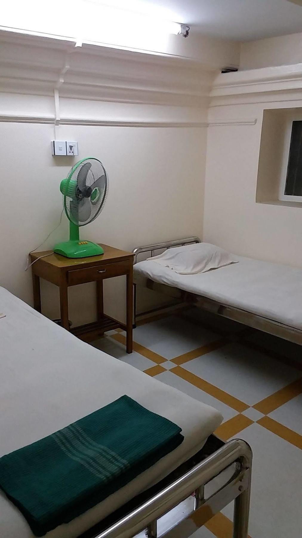 Breeze Guest House Maulmyine Ngoại thất bức ảnh