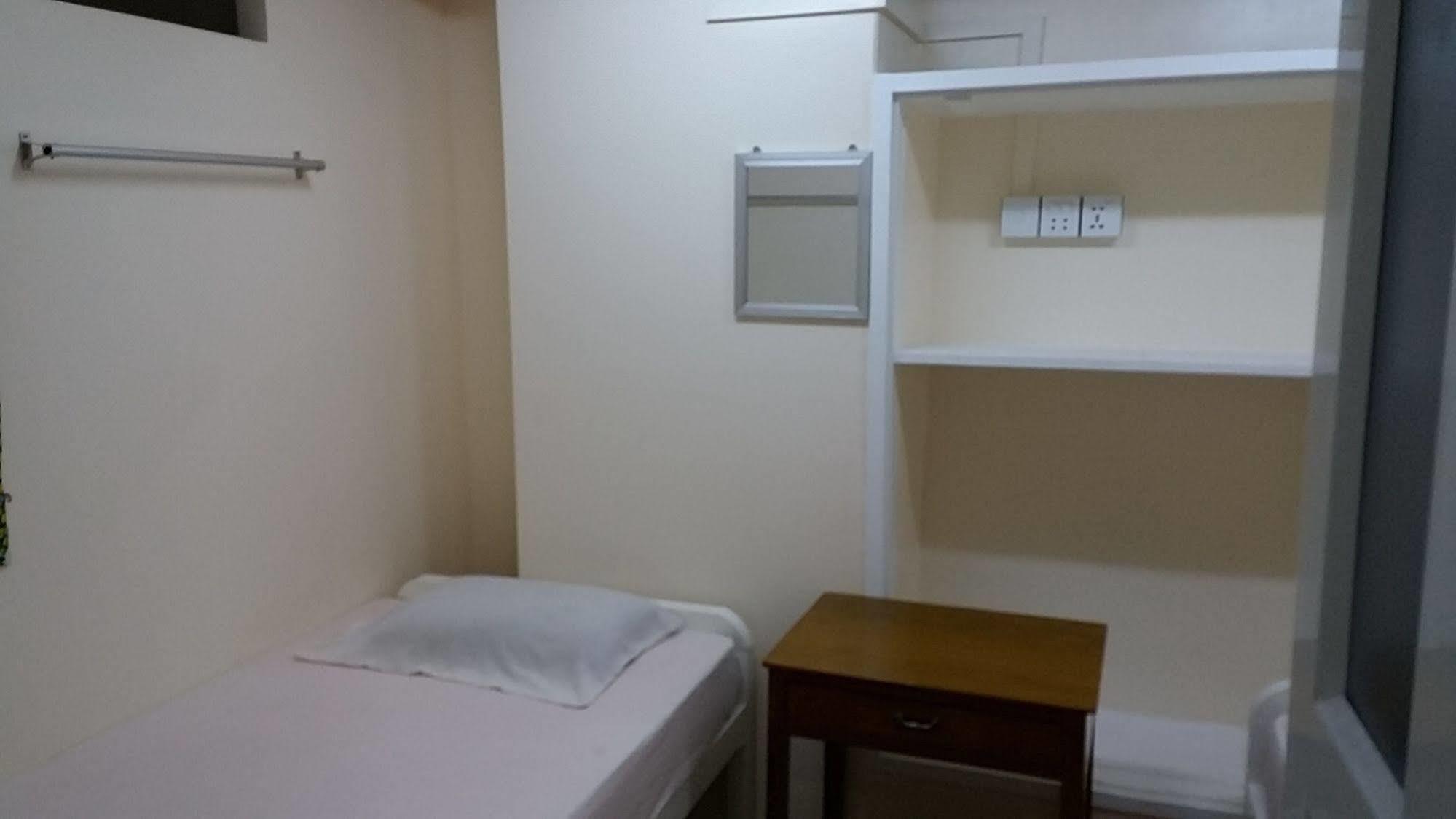 Breeze Guest House Maulmyine Ngoại thất bức ảnh
